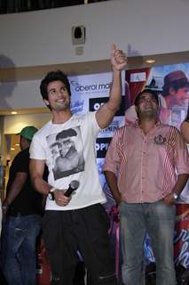 Shahid Kapoor and Priyanka Chopra at the launch of OPIUM Eye Wear at Oberoi Mall