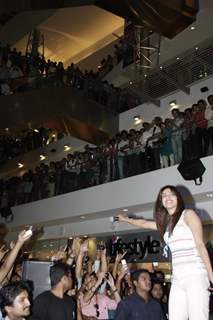 Shahid Kapoor and Priyanka Chopra at the launch of OPIUM Eye Wear at Oberoi Mall