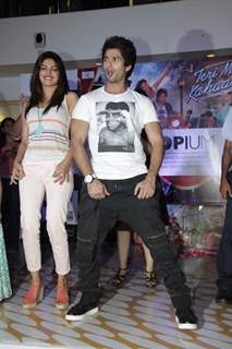 Shahid Kapoor and Priyanka Chopra at the launch of OPIUM Eye Wear at Oberoi Mall