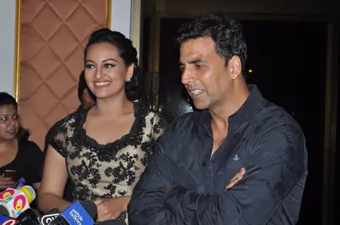 Sonakshi Sinha and Akshay Kumar at Rowdy Rathore Success Party