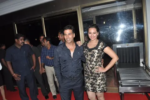 Akshay Kumar and Sonakshi Sinha at Rowdy Rathore Success Party