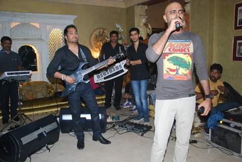 Mika Singh and Raghu Ram at Mika Singh's Birthday Bash organised by Kiran Bawa