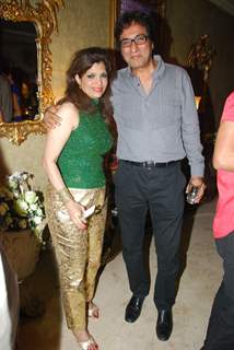 Bina Aziz and Talat Aziz at Mika Singh's Birthday Bash organised by Kiran Bawa