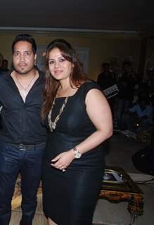 Kiran Bawa with Mika Singh at Mika Singh's Birthday Bash