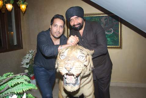 GS Bawa with Mika Singh at Mika Singh's Birthday Bash