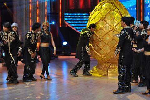 Film Bol Bachchan Promotion on the Set Jhalak Dikhhala Jaa