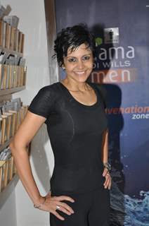 Mandira Bedi Golds Gym Super Spin Cycling Challenge