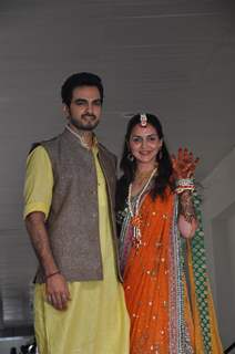 Bharat Takhtani and Esha Deol at their Mehendi Ceremony