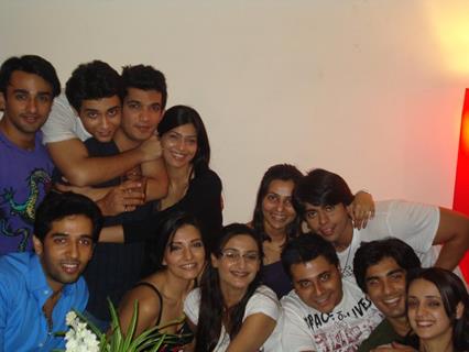 Miley Jab Hum Tum Gang Offscreen