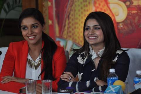 Bol Bachchan Star Cast Asin Thottumkal and Prachi Desai on Set Tarak Mehata Ka Oolta Chashma