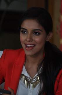 Bol Bachchan Star Cast Asin Thottumkal on Set Tarak Mehata Ka Oolta Chashma