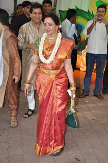 Hema Malini at Esha Deol and Bharat Takhtani wedding ceremony