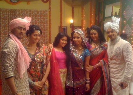 Shubh Vivah cast saying bye