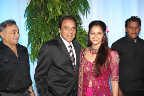 Dharmendra with daughther Ahana Deol at Esha Deol's Wedding Reception