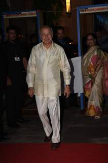 Sushilkumar Shinde with wife at Esha Deol's Wedding Reception