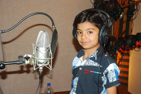 L’il Champ Azmat Hussain record a Qawwali for Raambhajjan Zindabaad