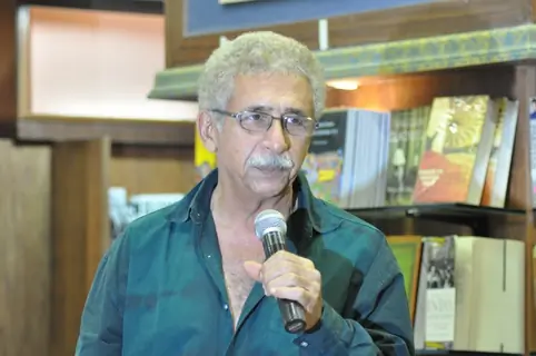 Naseeruddin Shah and Michael Ferreira launch A Bolt Of Lightening by Satyen Nabar