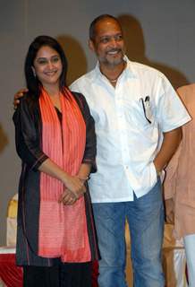 Bollywood actors Nana Patekar and Mrinal Kulkarni at press meet for movie based on Baba Amte in Dadar, Mumbai