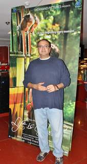 Viveck Vaswani at Ektanand's Picture  LIFE IS GOOD trailer launch at Cinemax, Versova. .