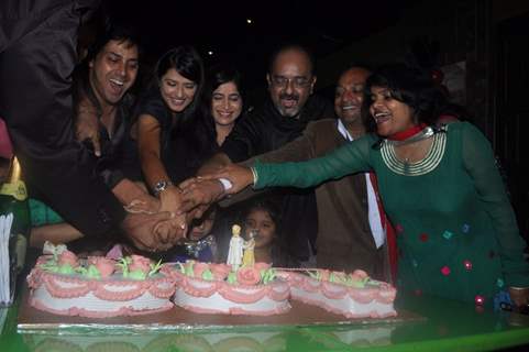Gurmeet Choudhary, Kratika Sengar, Gita Tyagi at Punar Vivah 100 Episode celebration