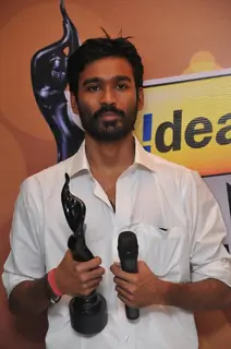 Dhanush at 59th !dea Filmfare Awards 2011 (South)