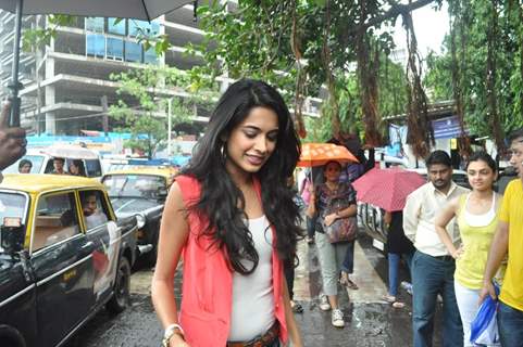 Sarah Jane Dias promotes Kya Super Kool Hai Hum