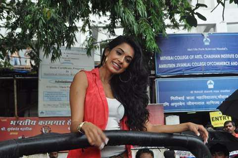 Sarah Jane Dias promotes Kya Super Kool Hai Hum