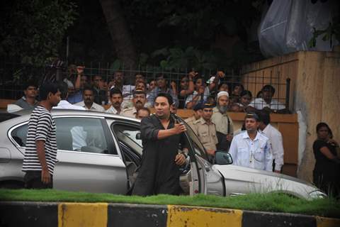 Ahmed Khan at Paying tribute to superstar Rajesh Khanna at Aashirwad Banglow