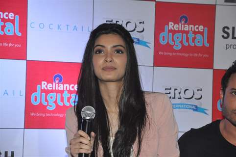 Diana Penty promoting her movie 'Cocktail' at Reliance Digital store