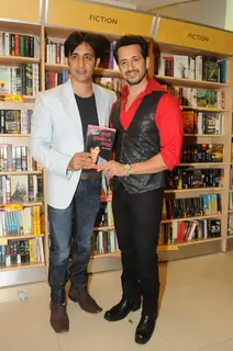 Farhan Akhtar at Crossword Juhu for Rajiv Paul Book Reading