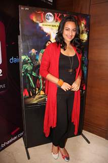 Sonakshi Sinha teaches dance to Aliens of film Joker