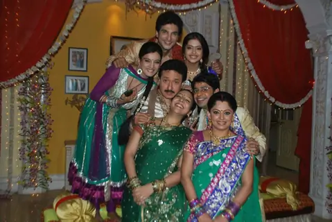 Avika, Manish, Ssumier, Snehal, Shweta and Adarsh