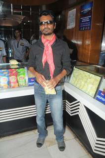 Gang Of Wasseypur Star Nawazuddin and Huma Qureshi at Maratha Mandir to watch DDLJ