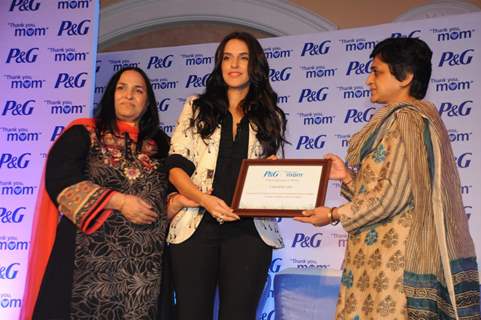 Neha Dhupia with mother at P&G event