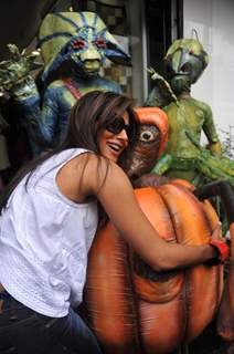 Farah Khan & Chitrangda Singh promote 'Joker' with Aliens