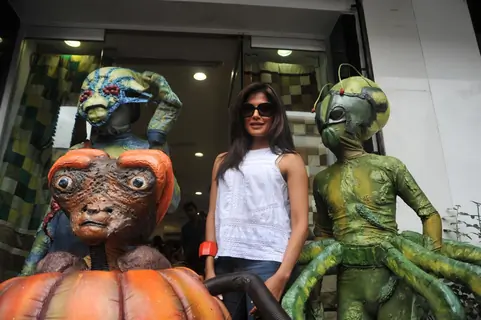 Farah Khan & Chitrangda Singh promote 'Joker' with Aliens