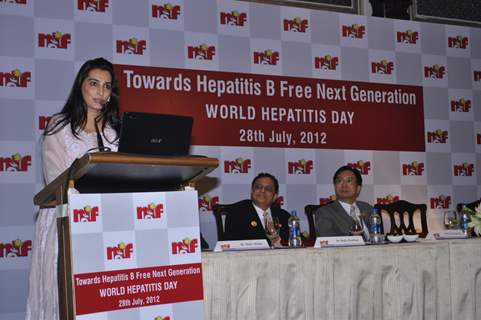 Bollywood actor Sunil Shetty with wife Mana Shetty attend a Press Conference on Hepatitis B in Mumbai