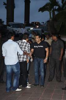 Salman and Sanjay Dutt at Baba Siddique's Iftar Party