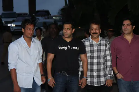 Salman and Sanjay Dutt at Baba Siddique's Iftar Party