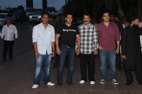 Salman and Sanjay Dutt at Baba Siddique's Iftar Party