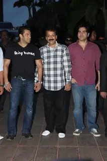Salman and Sanjay Dutt at Baba Siddique's Iftar Party