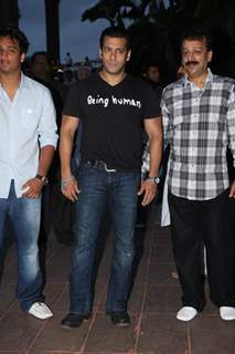 Salman and Sanjay Dutt at Baba Siddique's Iftar Party