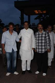 Salman and Sanjay Dutt at Baba Siddique's Iftar Party