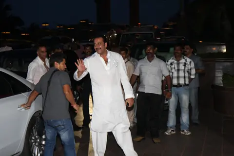 Salman and Sanjay Dutt at Baba Siddique's Iftar Party