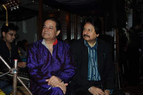 Pankaj Udhas at Anup Jalota Birthday Party in Sun Villa Warli