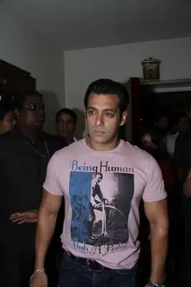 Salman Khan on the sets of DID L'il Masters to promote film Ek Tha Tiger
