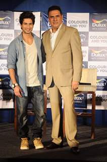 Bollywood actrors Shahid Kapoor and Boman Irani at Dulux colour confluence event in Mumbai. .