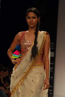 Shibani Dandekar showstopper for Payal Singhal at Lakme Fashion Week Winter Festive 2012