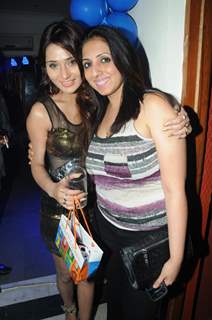 Sara Khan with Munisha Khatwani at Sara Khan's Birthday Bash