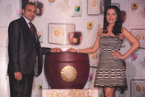 Celina Jaitly Unveils 18 Again Gel